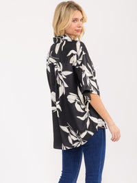 WOMEN'S SHORT SLEEVE BUTTON CLOSURE FRONT POCKET FLORAL OVERSIZED SHIRT
