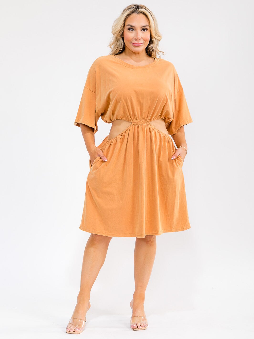 PLUS SIZE SHORT SLEEVE FRONT POCKETS CUT OUT MINI DRESS