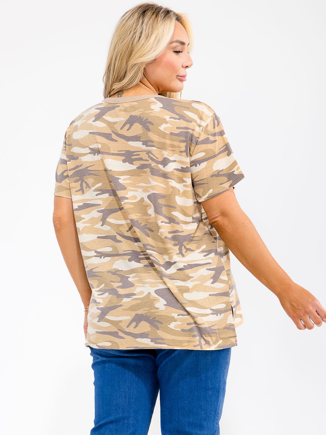 PLUS SIZE SHORT SLEEVE CAMO PRINT BASIC TOP