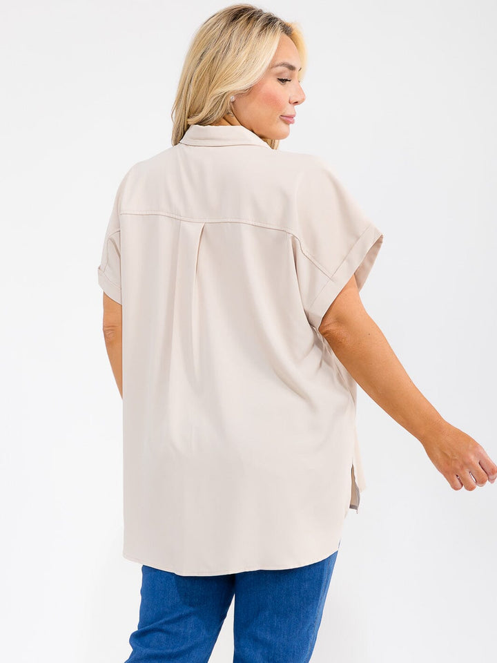 PLUS SIZE SHORT SLEEVE V-NECK BUTTON UP FRONT POCKET HIGH LOW TOP