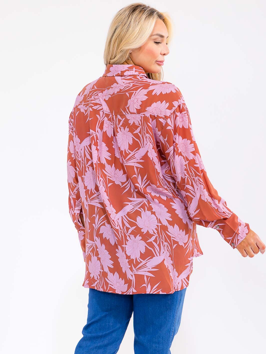 PLUS SIZE LONG SLEEVE BUTTON UP HIGH LOW LEAF PRINT TOP