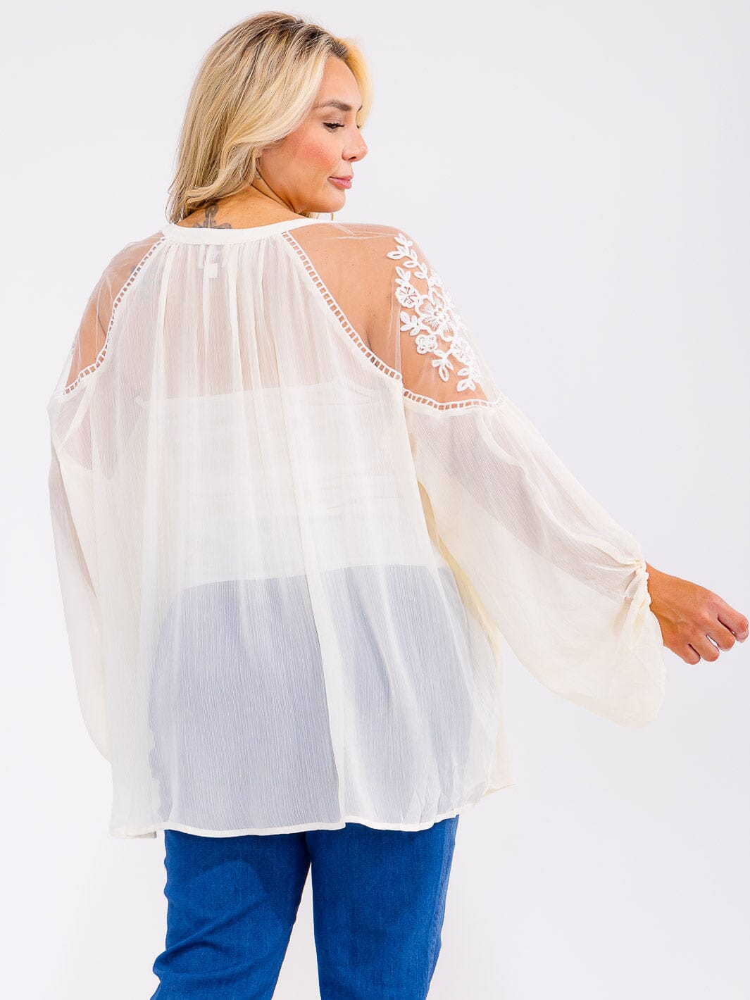 PLUS SIZE LONG SLEEVE LACE DETAILED TUNIC BLOUSE