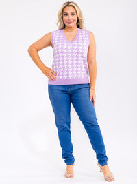 PLUS SIZE SLEEVELESS V-NECK MULTI PRINT TOP
