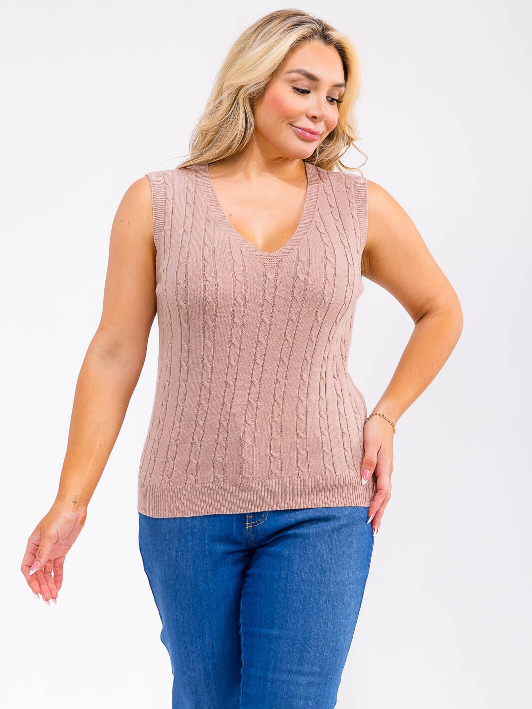 PLUS SIZE SLEEVELESS V-NECK CABLE KNIT TOP