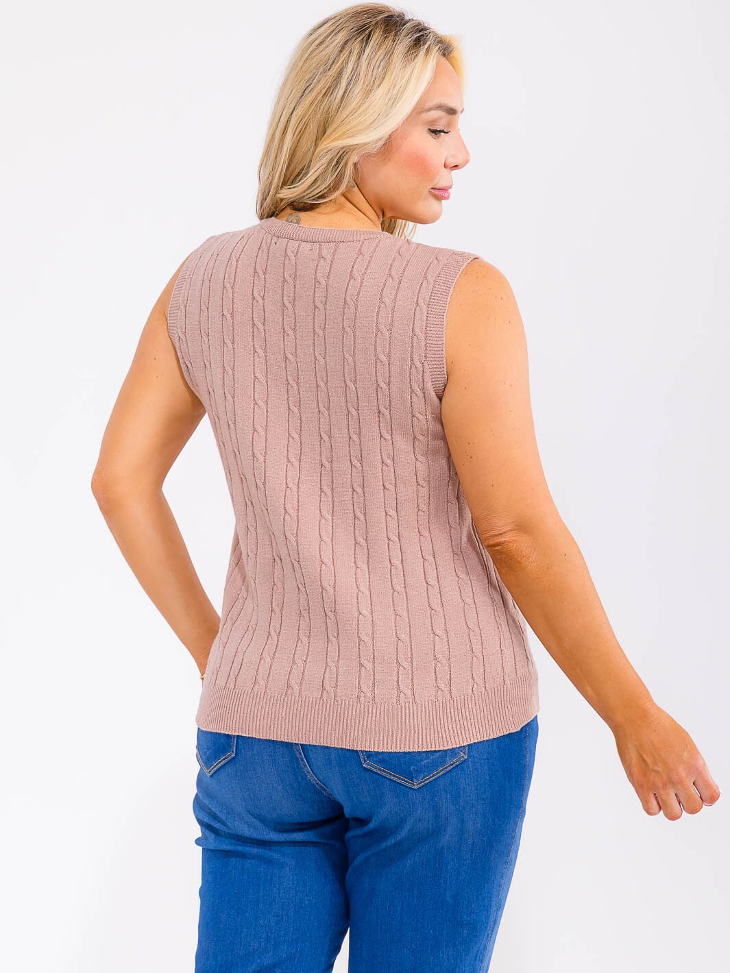 PLUS SIZE SLEEVELESS V-NECK CABLE KNIT TOP