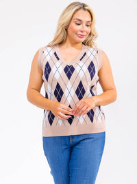 PLUS SIZE SLEEVELESS V-NECK MULTI PRINT TOP