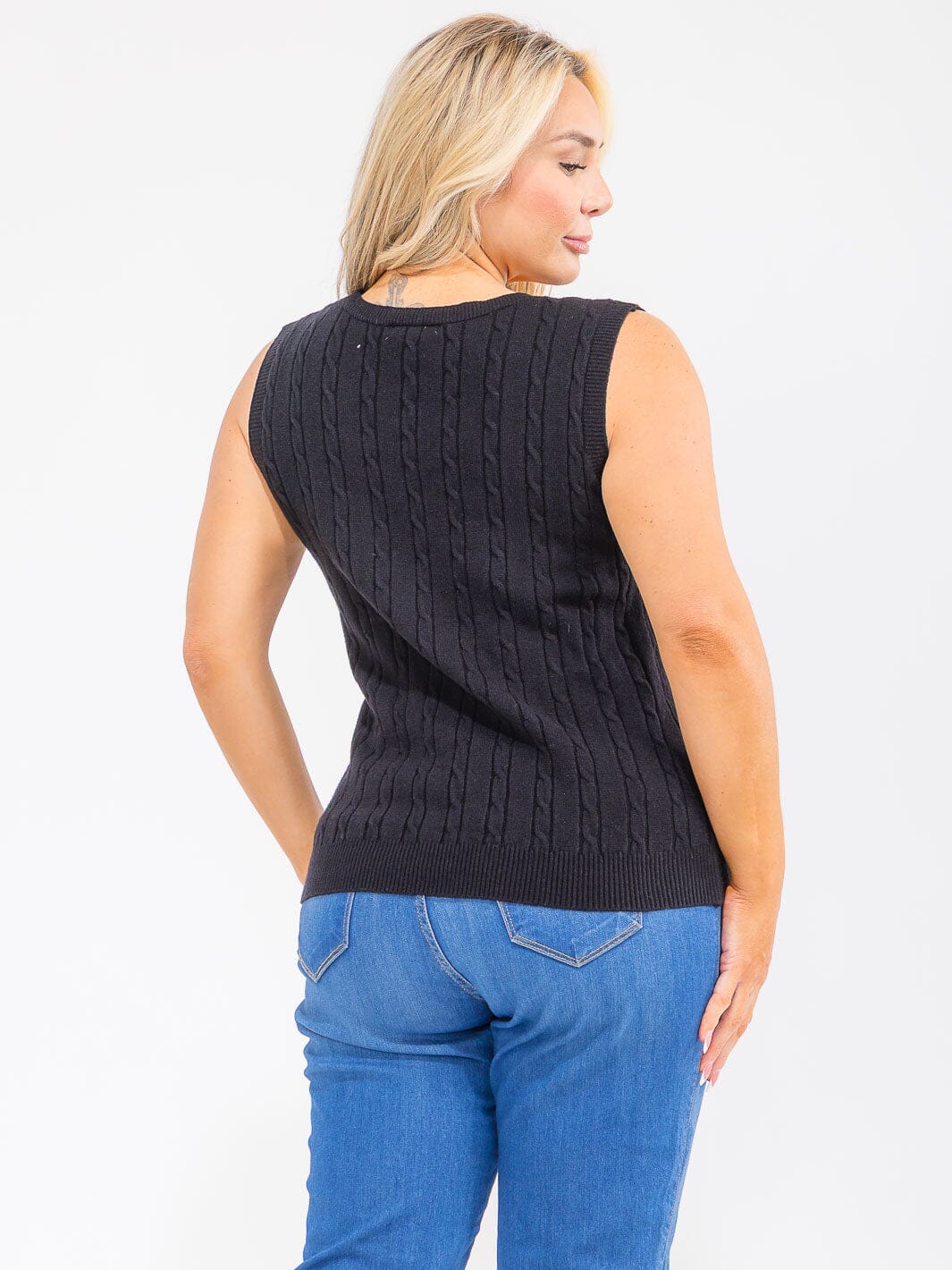 PLUS SIZE SLEEVELESS V-NECK CABLE KNIT TOP