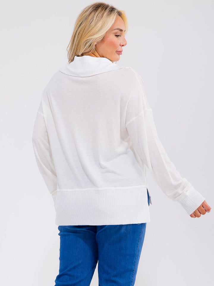 PLUS SIZE LONG SLEEVE V-NECK FRONT POCKETS HIGH-LOW TOP