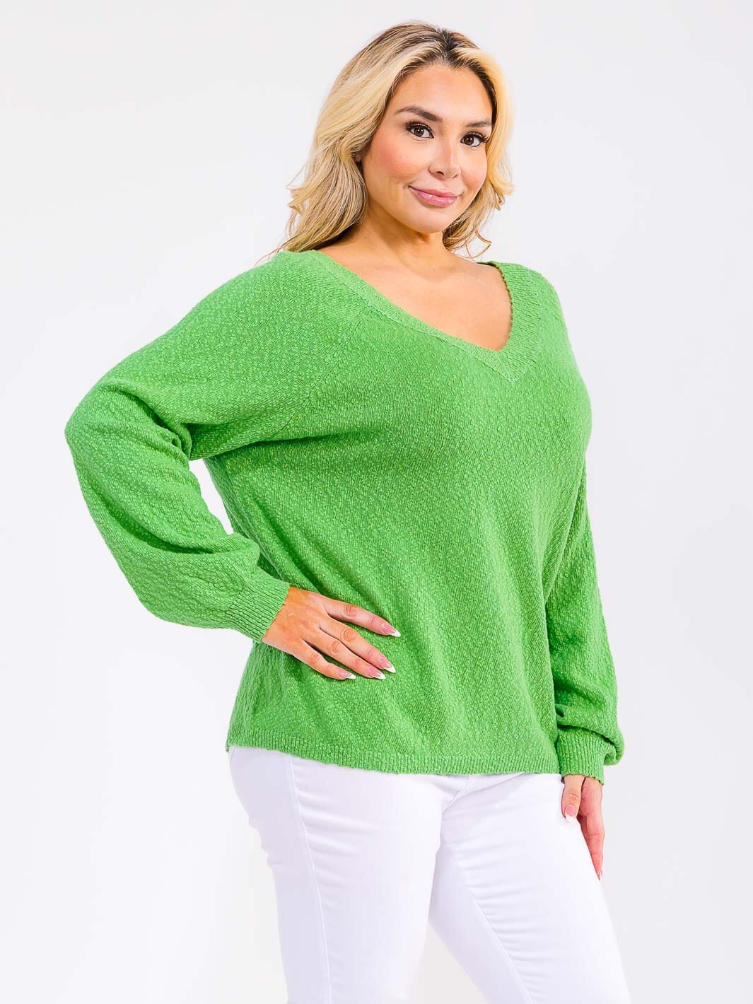 PLUS SIZE LONG SLEEVE V-NECK PULLOVER SWEATER
