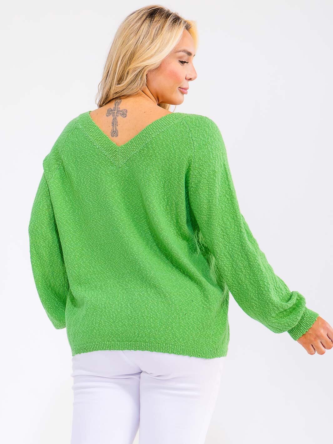 PLUS SIZE LONG SLEEVE V-NECK PULLOVER SWEATER