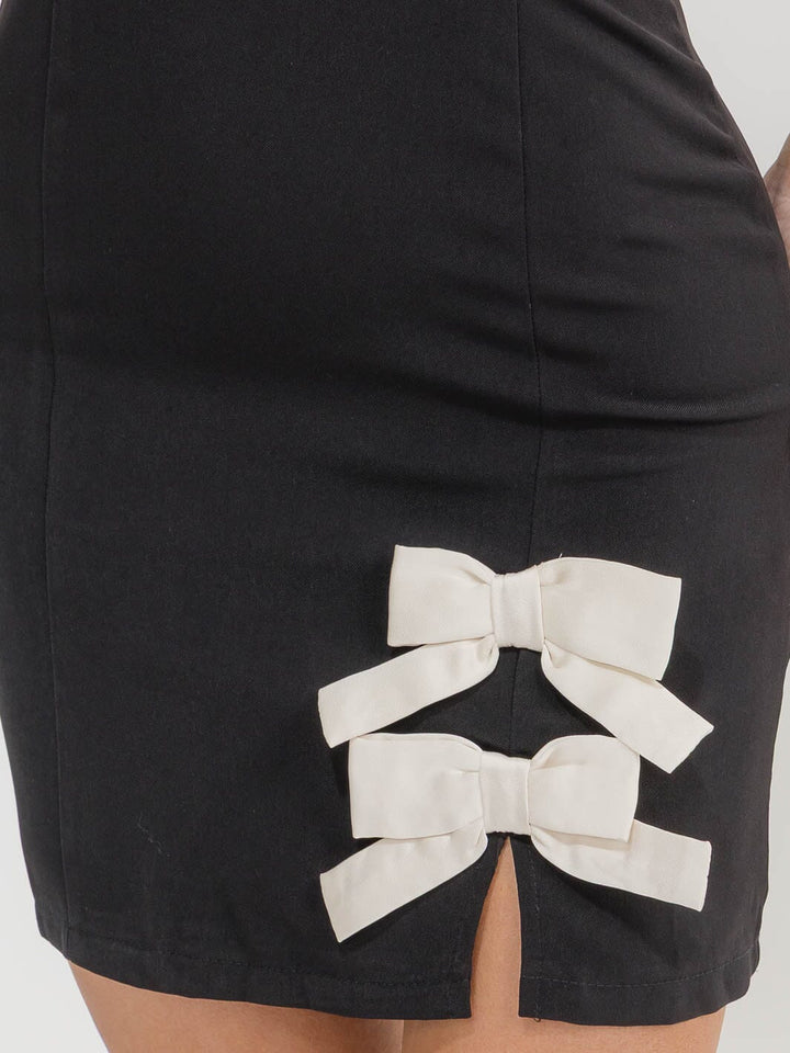 WOMEN'S SLEEVELESS FRONT BOWS DETAILED BODYCON MINI DRESS