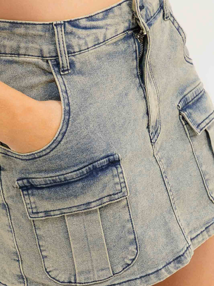 WOMEN'S BUTTON CLOSURE POCKETS WASHED DENIM MINI SKIRT