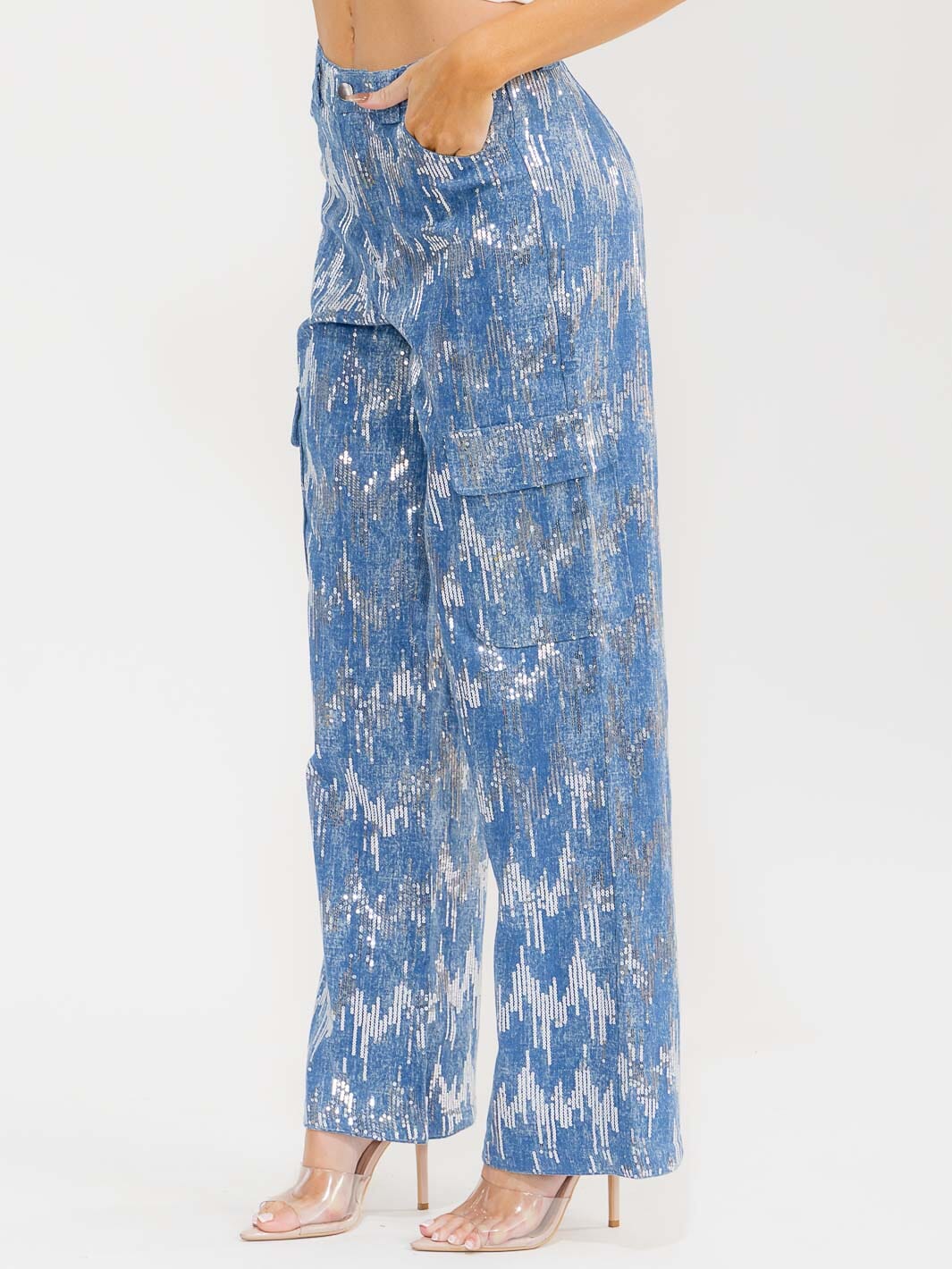 WOMEN'S BUTTON CLOSURE CARGO POCKETS SEQUINS WIDE LEG DENIM PANTS