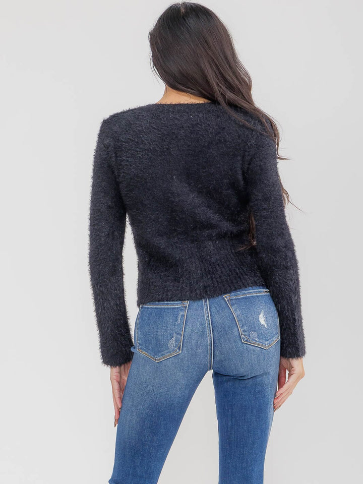 WOMEN'S LONG SLEEVE BUTTON CLOSURE FRONT POCKETS FUZZY SWEATER