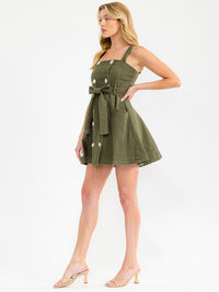 WOMEN'S SLEEVELESS BUTTON CLOSURE SELF TIE FRONT POCKETS MINI DRESS