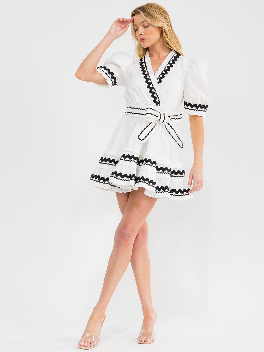 WOMEN'S SHORT SLEEVE DURPLICE SELF TIE FIT & FLARE TRIM DETAILED MINI DRESS