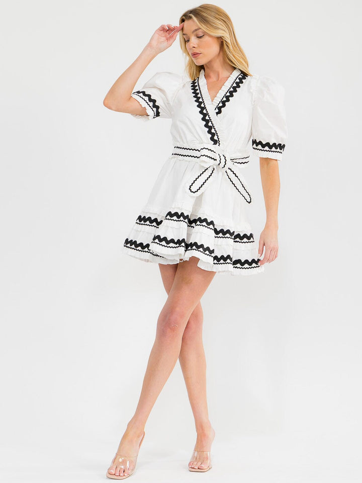 WOMEN'S SHORT SLEEVE DURPLICE SELF TIE FIT & FLARE TRIM DETAILED MINI DRESS