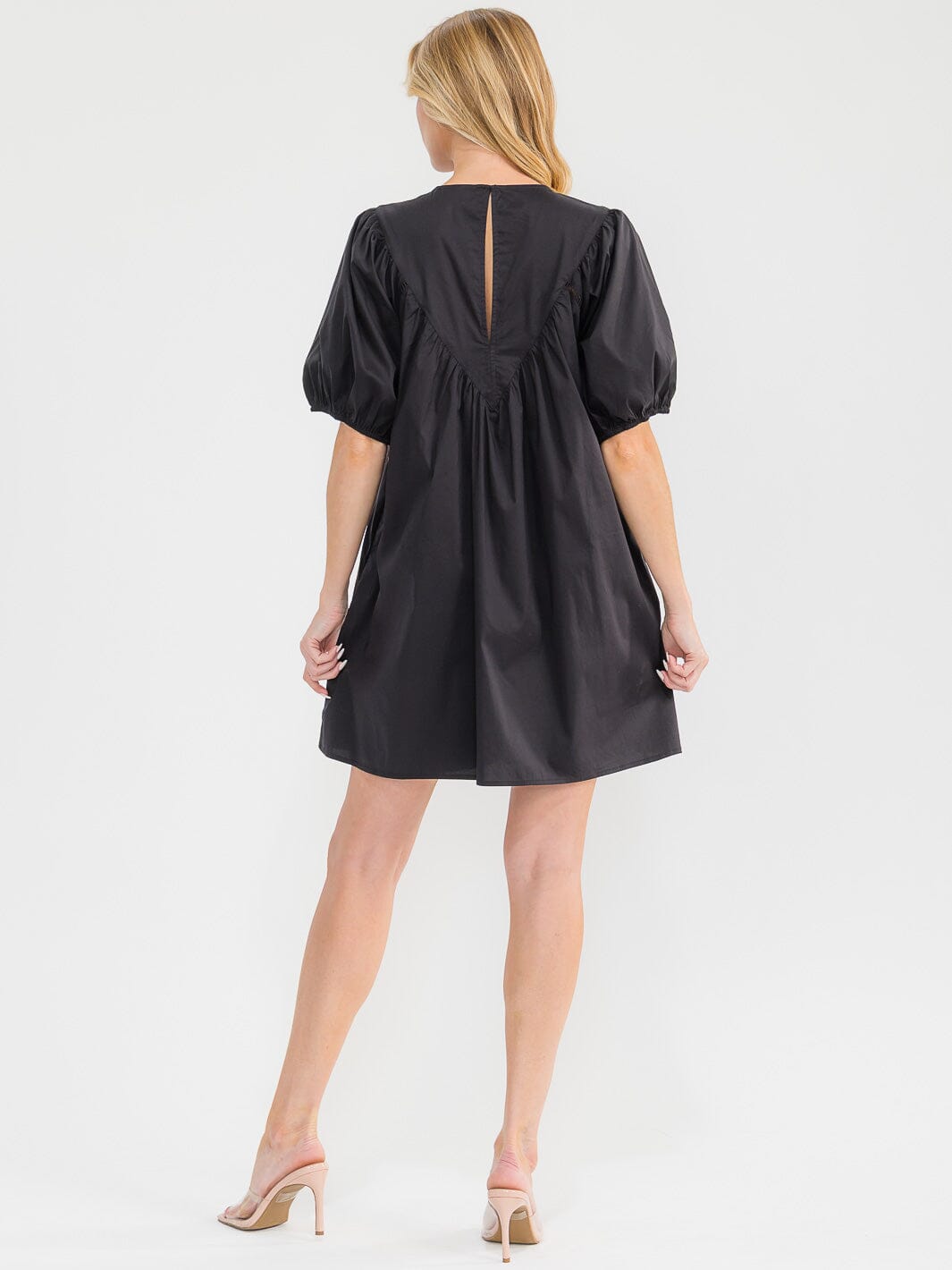 WOMEN'S SHORT PUFF SLEEVE FRONT POCKETS EMBROIDERY DETAILED TUNIC MINI DRESS