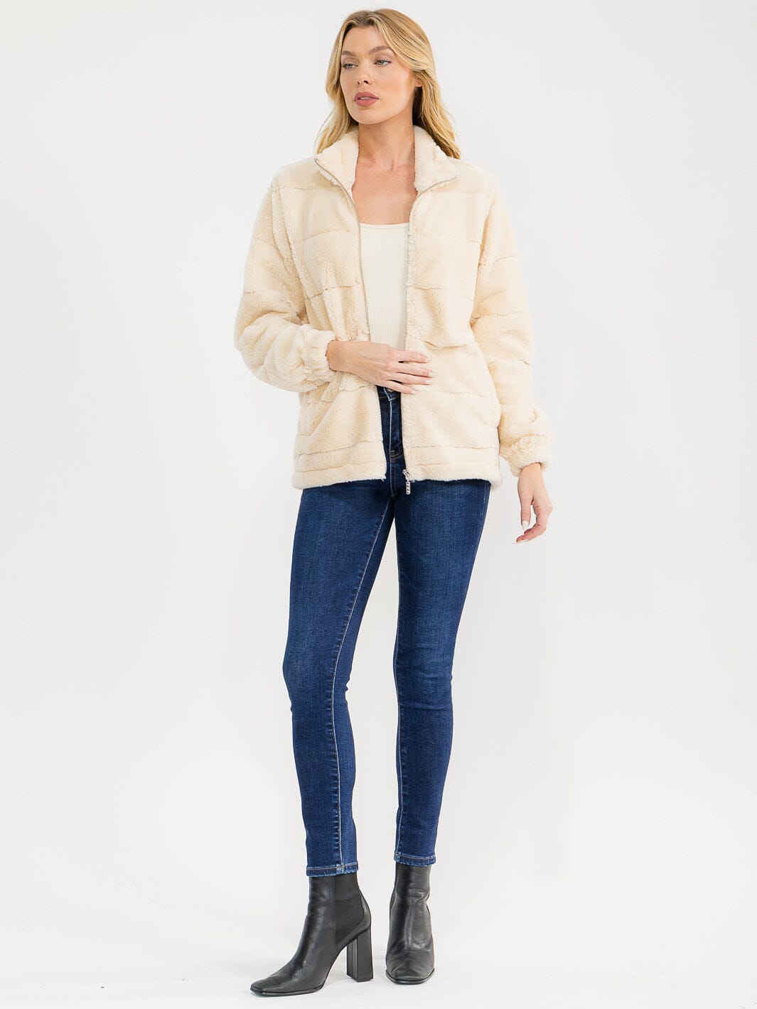 WOMEN'S LONG SLEEVE ZIPPER CLOSURE FRONT POCKETS FAUX FUR JACKET