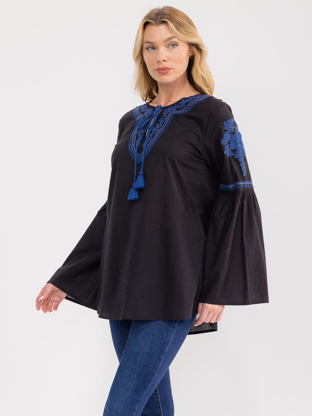 WOMEN'S LONG BELL SLEEVE V-NECK EMBROIDERY DETAILED TUNIC BLOUSE