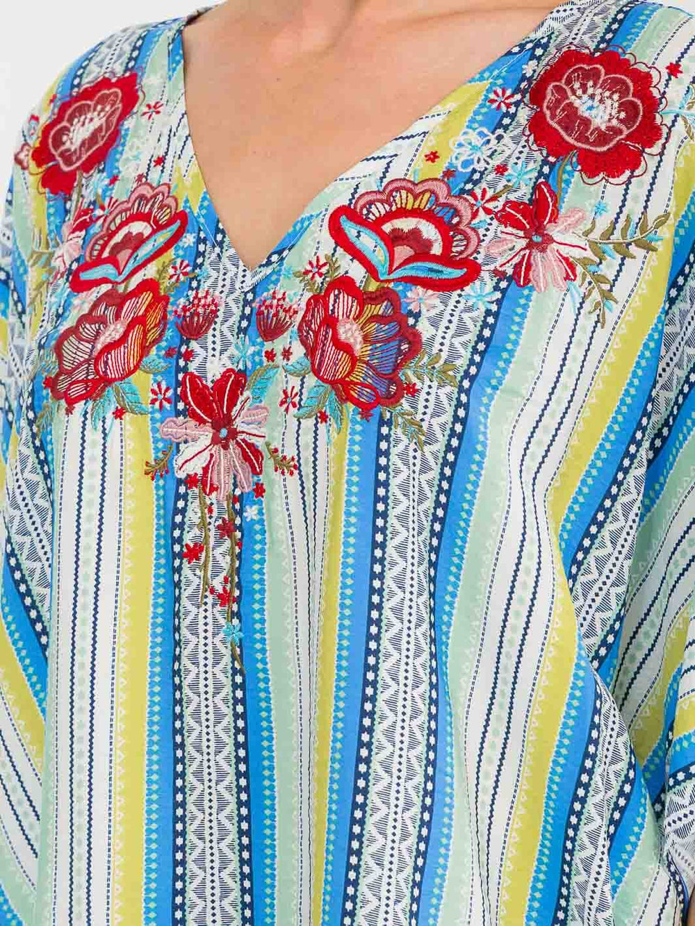 WOMEN'S SHORT SLEEVE V-NECK EMBROIDERY DETAILED TUNIC MULTI TOP