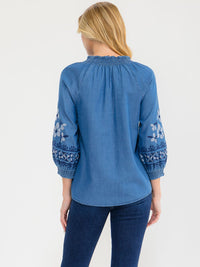 WOMEN'S 3/4 SLEEVE V-NECK EMBROIDERY DETAILED DENIM BLOUSE