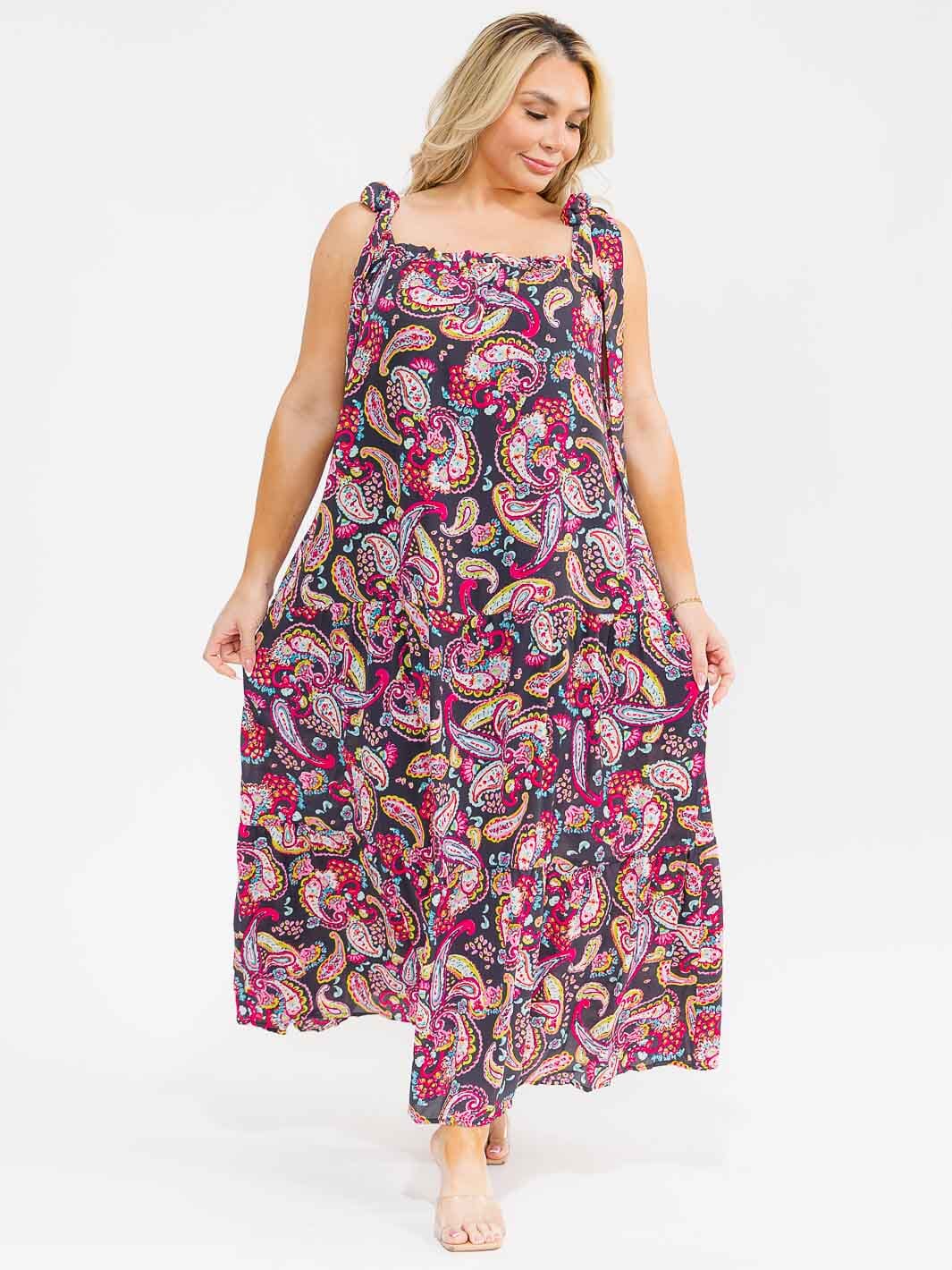 PLUS SIZE SLEEVELESS SQUARE NECK PAISLEY PRINT MAXI DRESS
