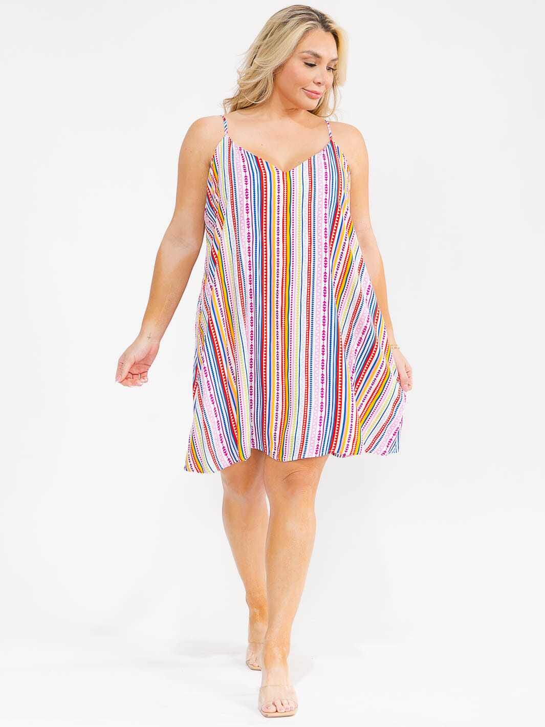 PLUS SIZE SLEEVELESS V-NECK MULTI PRINT MINI DRESS