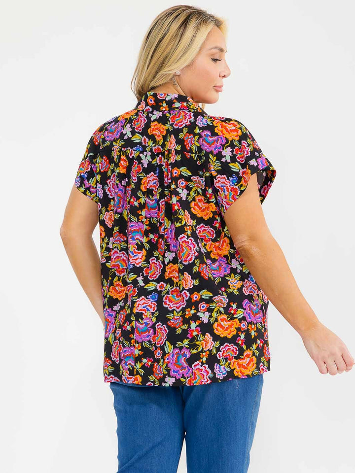 PLUS SIZE SHORT SLEEVE V-NECK FLROAL PRINT BLOUSE