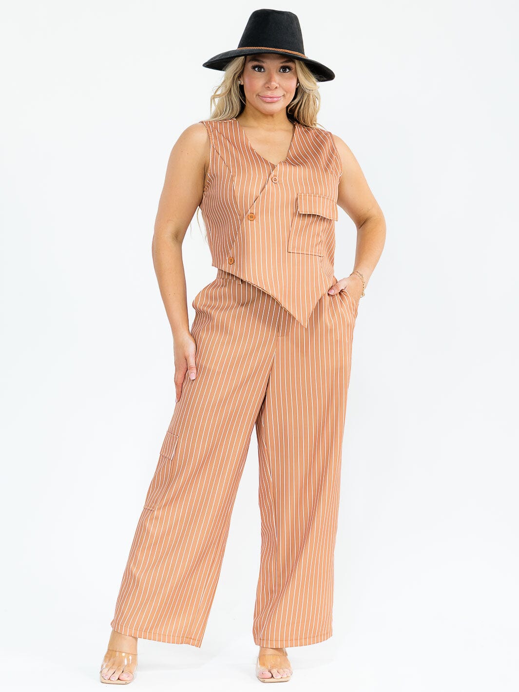 PLUS SIZE SLEEVELESS BLOUSE & BUTTON CLOSURE PANTS STRIPES DETAILED 2PC. SET