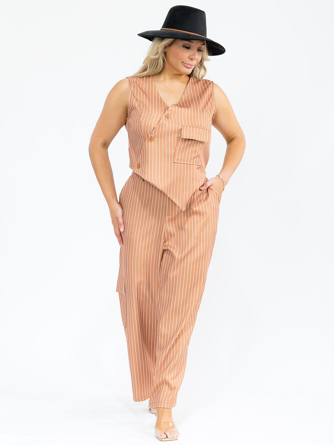 PLUS SIZE SLEEVELESS BLOUSE & BUTTON CLOSURE PANTS STRIPES DETAILED 2PC. SET