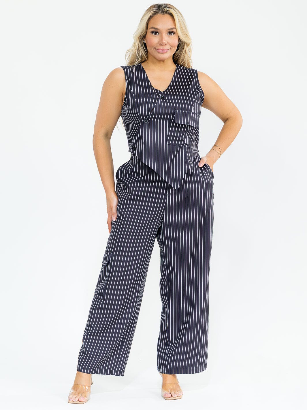 PLUS SIZE SLEEVELESS BLOUSE & BUTTON CLOSURE PANTS STRIPES DETAILED 2PC. SET