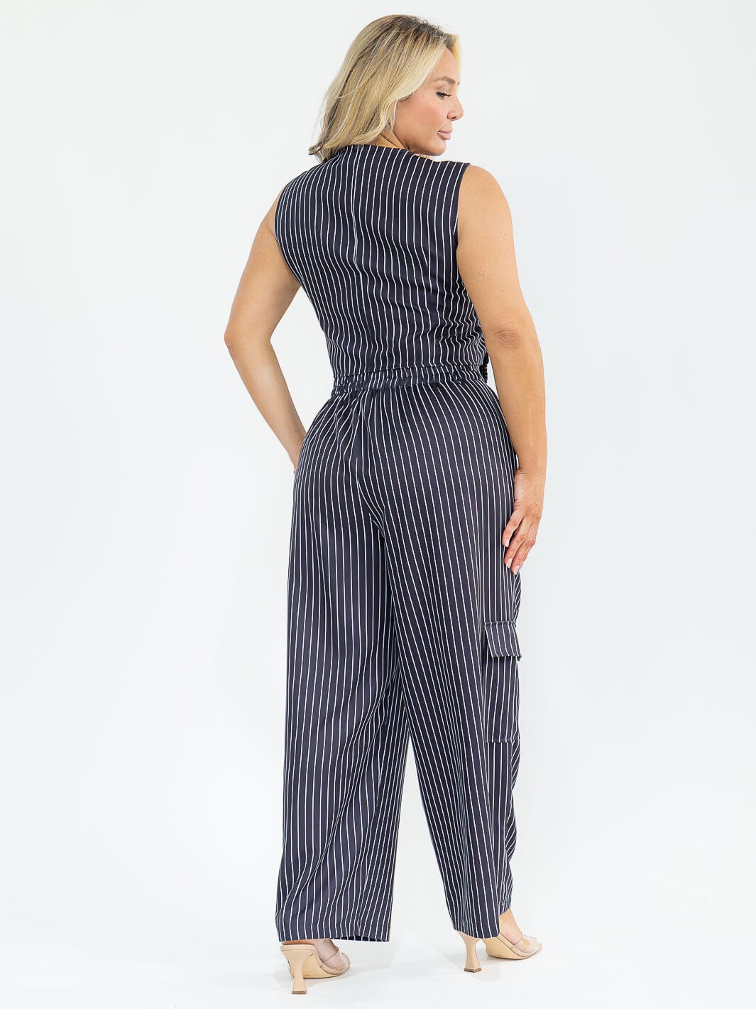 PLUS SIZE SLEEVELESS BLOUSE & BUTTON CLOSURE PANTS STRIPES DETAILED 2PC. SET