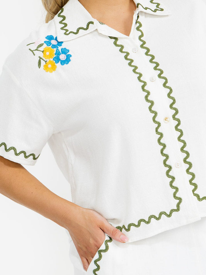 PLUS SIZE SHORT SLEEVE BLOUSE & ELASTIC WAIST SHORTS EMBROIDERY 2PC. SET