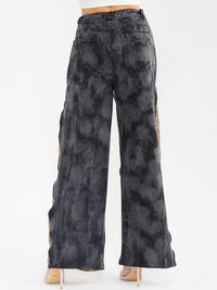 WOMEN'S BUTTON CLOSURE POCKETS WIDE LEG ANIMAL PRINT DENIM PANTS