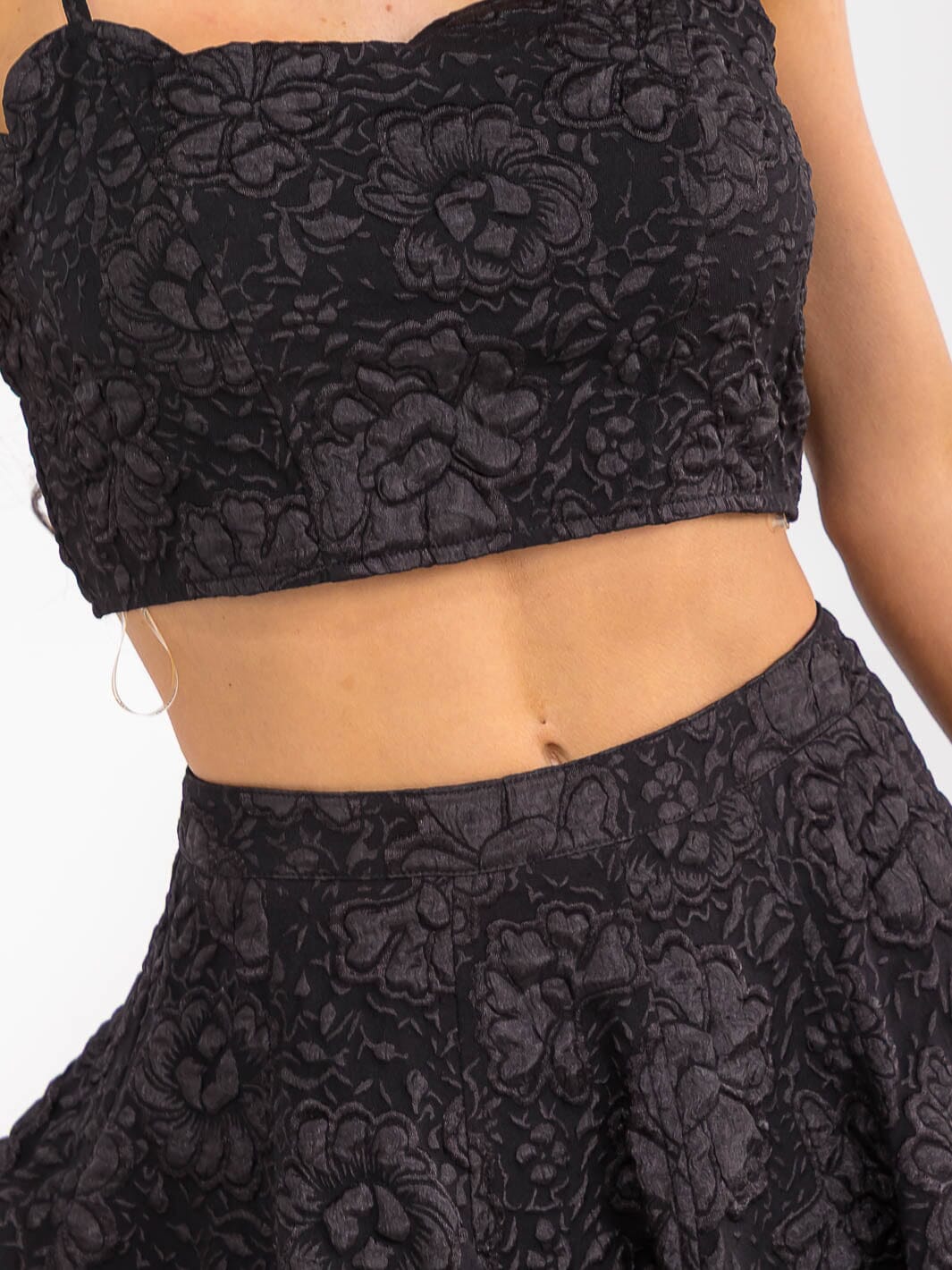 WOMEN'S SLEEVELESS CROP TOP & ZIP UP MINI SKIRT FLORAL DETAILED 2PC. SET