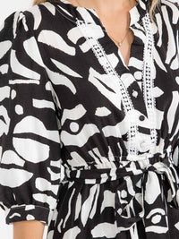 WOMEN'S 3/4 SLEEVE V-NECK SELF TIE MULTI PRINT MIDI DRESS