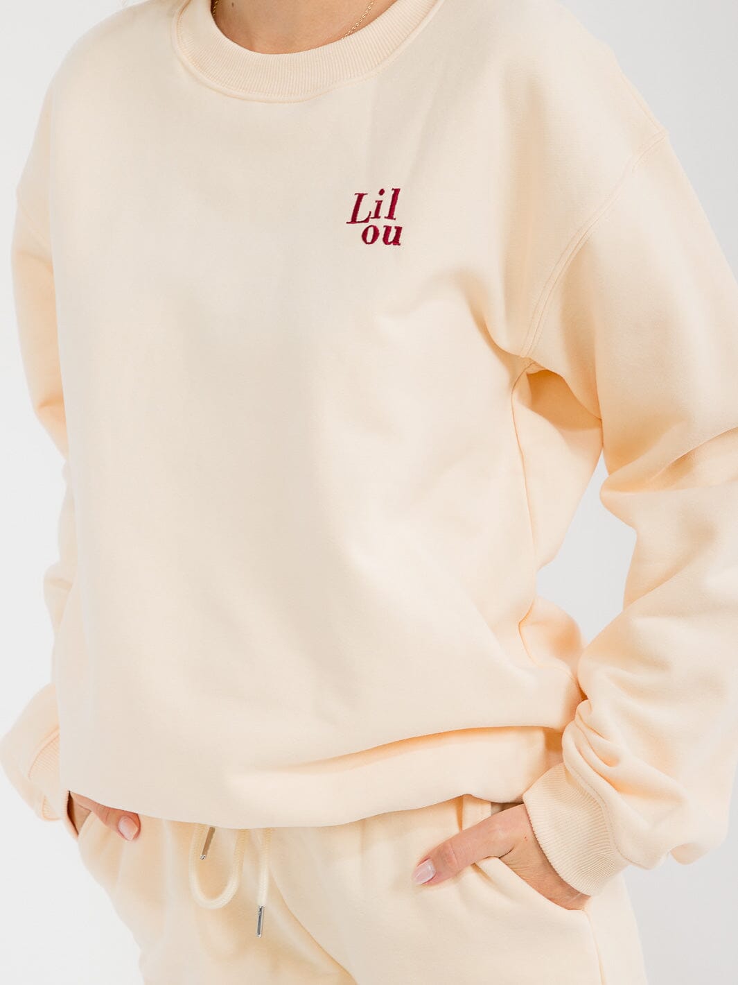 WOMEN'S LONG SLEEVE GRAPHIC PULLOVER SWEATER