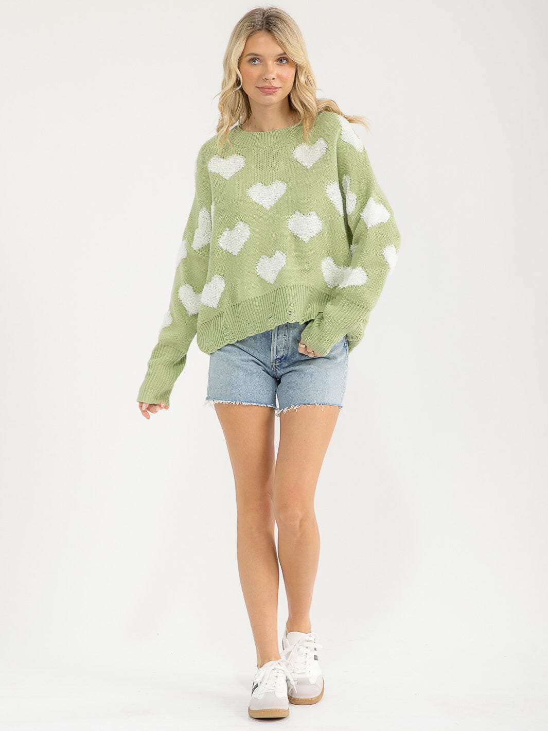 WOMEN'S LONG SLEEVE HEART PRINT DISTRESS PULLOVER SWEATER