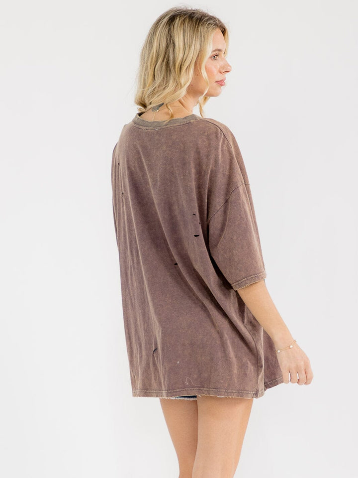 WOMEN'S SHORT SLEEVE DISTRESS GRAPHIC WASHED TOP