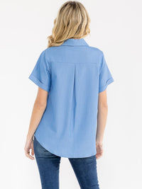 WOMEN'S SHORT SLEEVE BUTTON UP FRONT POCKET CHAMBRAY BLOUSE