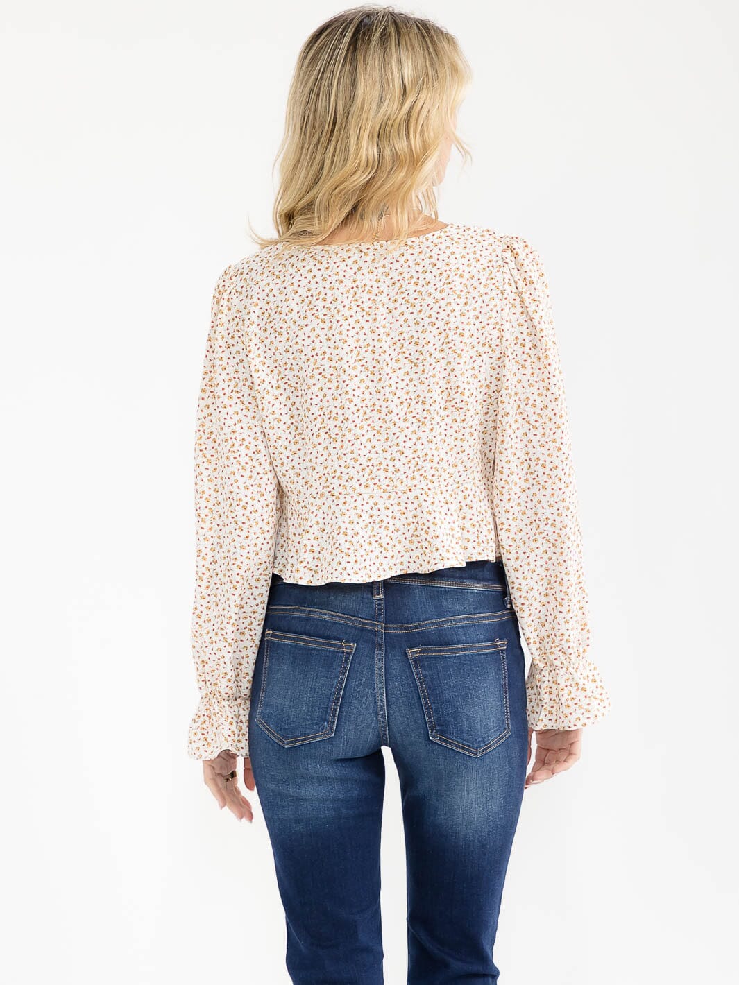 WOMEN'S LONG SLEEVE FRONT TIE FLORAL RUFFLE CROP TOP