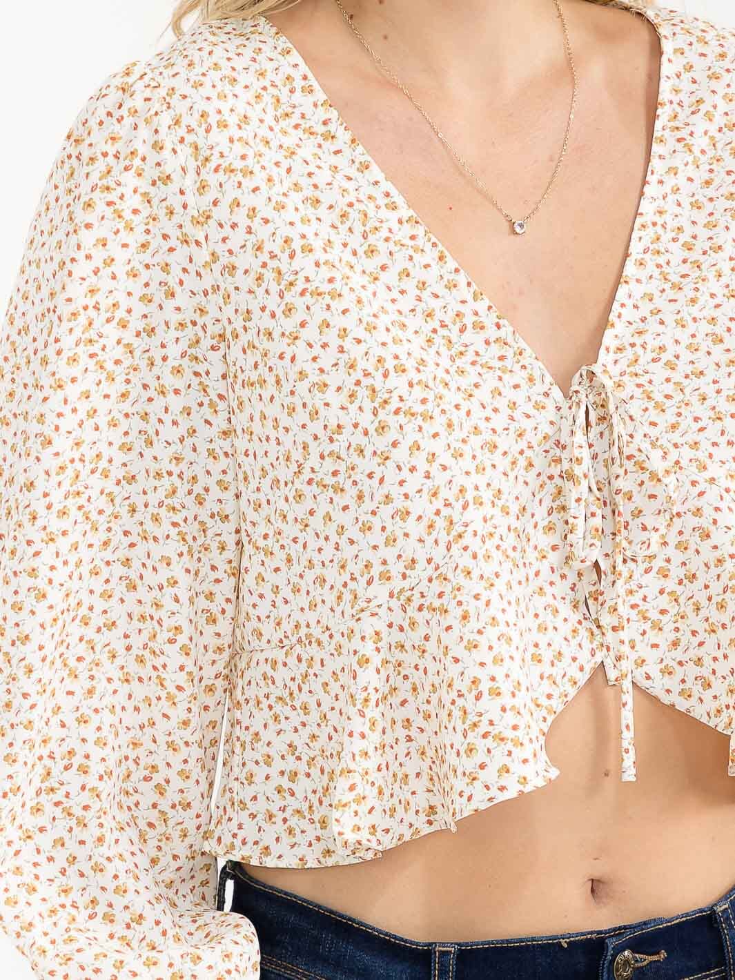 WOMEN'S LONG SLEEVE FRONT TIE FLORAL RUFFLE CROP TOP