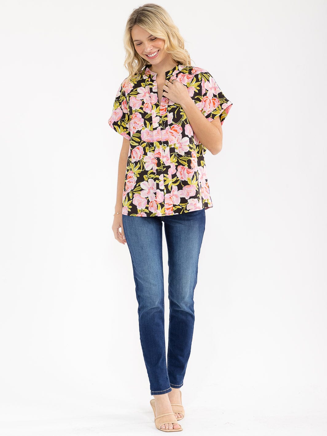 WOMEN'S SHORT SLEEVE V-NECK FLORAL PRINT BLOUSE