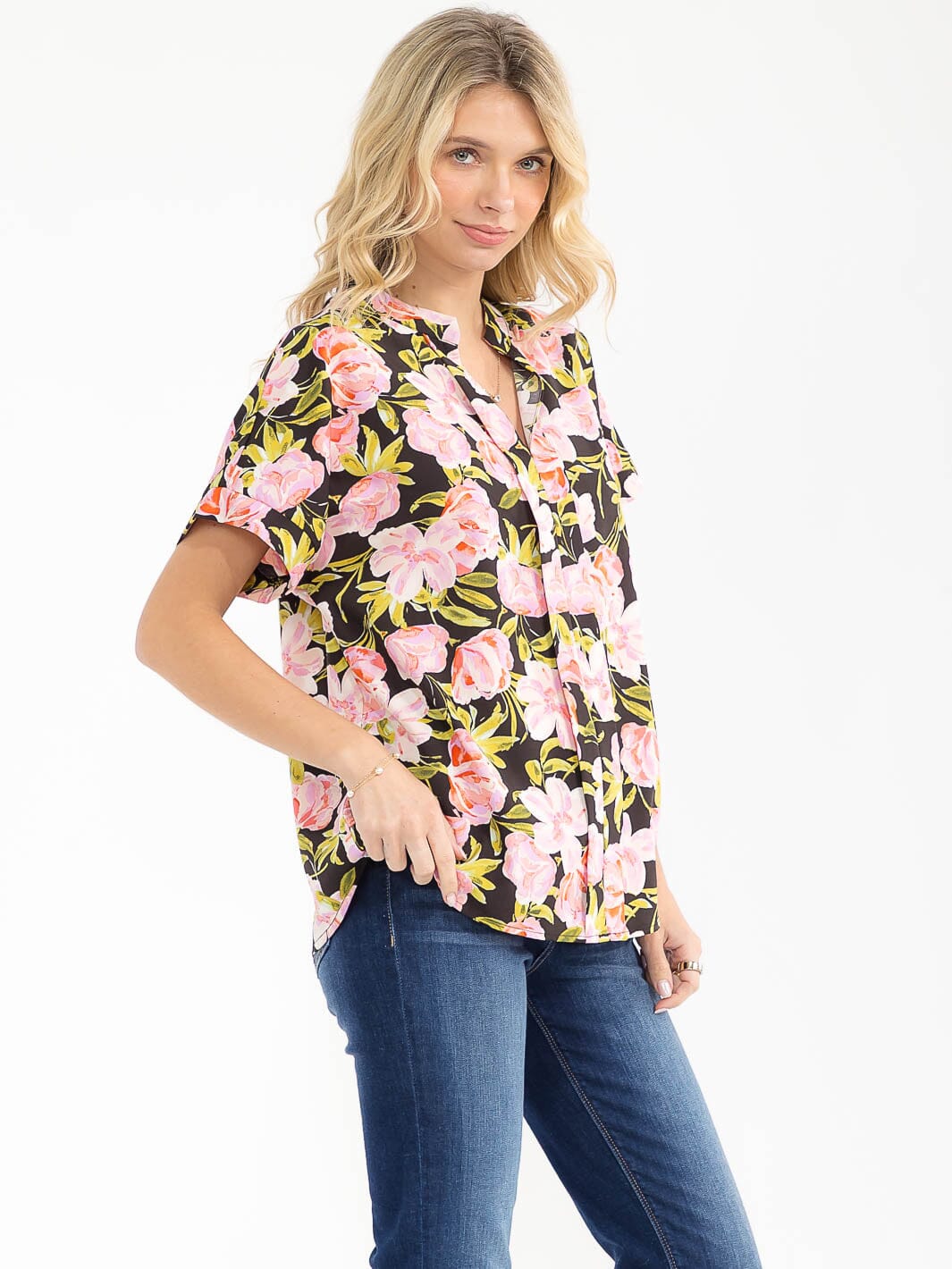 WOMEN'S SHORT SLEEVE V-NECK FLORAL PRINT BLOUSE