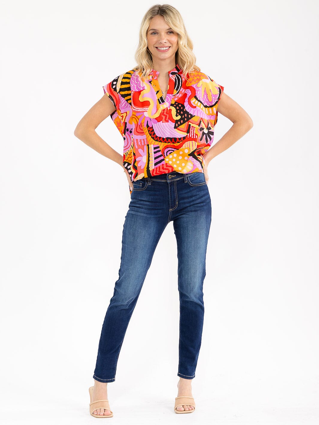 WOMEN'S SHORT SLEEVE V-NECK MULTI PRINT BLOUSE