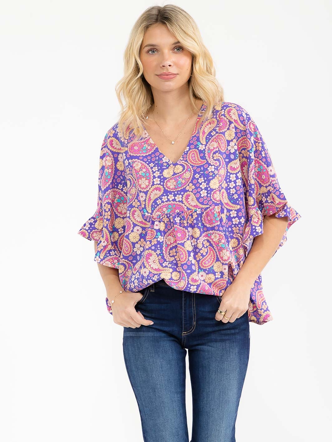 WOMEN'S SHORT RUFFLE SLEEVE V-NECK MULTI PRINT BLOUSE