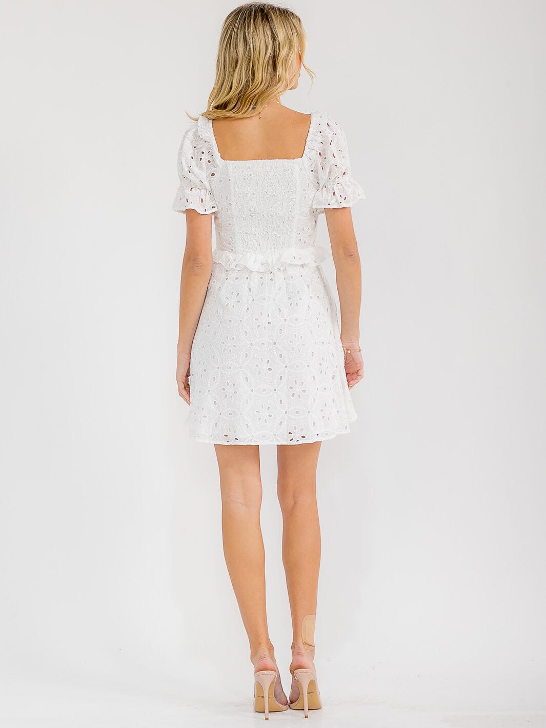 WOMEN'S SHORT SLEEVE HEART NECK BUTTON UP RUFFLE EYELET MINI DRESS