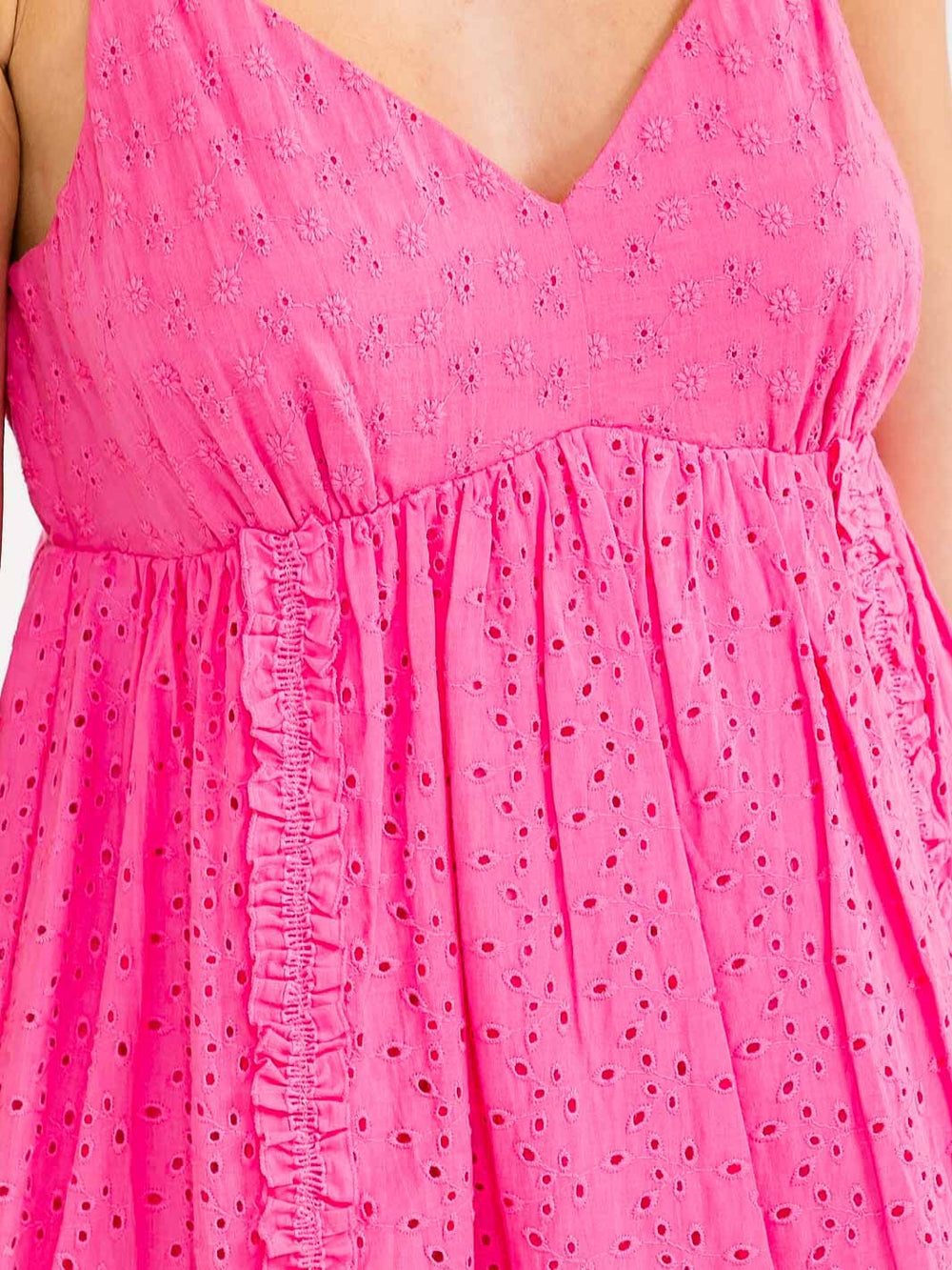 WOMEN'S SLEEVELESS V-NECK ELASTIC WAIST EYELET MINI DRESS