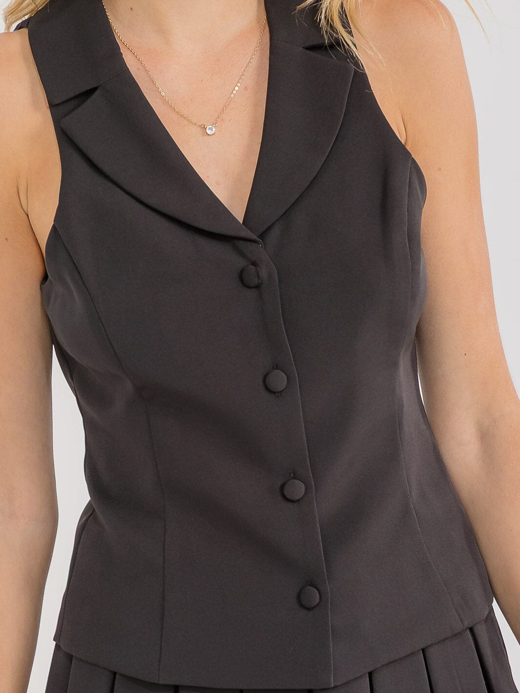 WOMEN'S SLEEVELESS BUTTON UP ADJUSTABLE BACK TOP